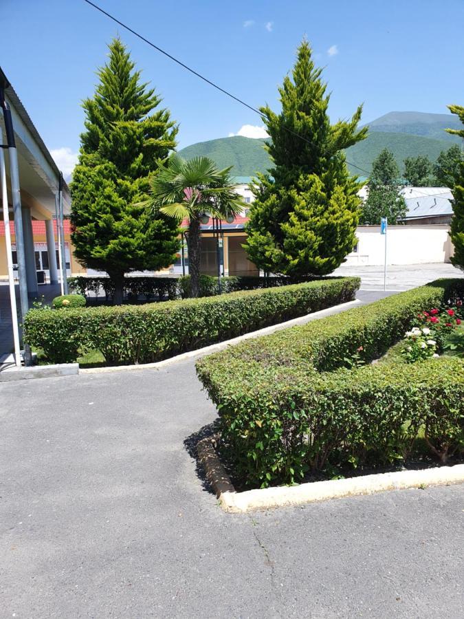Sheki Avtovagzal Motel מראה חיצוני תמונה