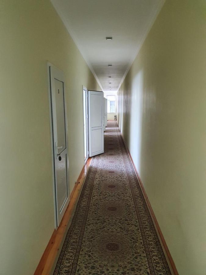 Sheki Avtovagzal Motel מראה חיצוני תמונה