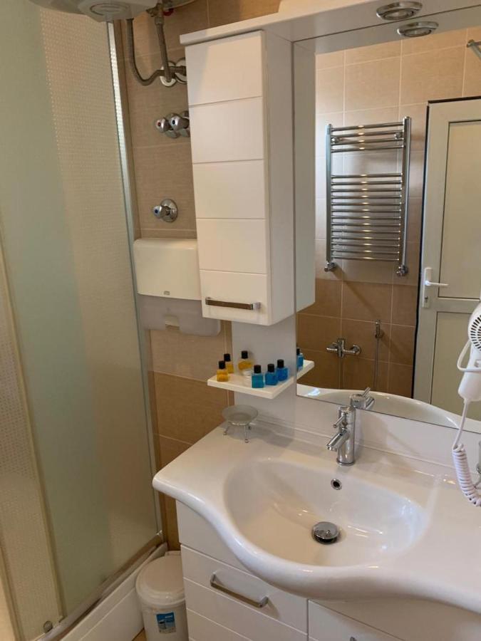 Sheki Avtovagzal Motel מראה חיצוני תמונה