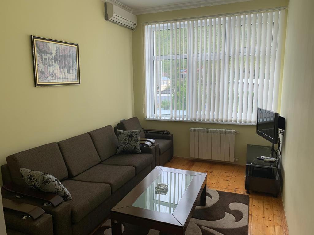 Sheki Avtovagzal Motel מראה חיצוני תמונה