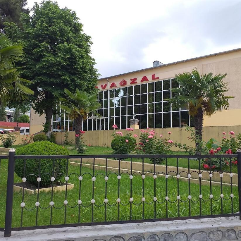 Sheki Avtovagzal Motel מראה חיצוני תמונה
